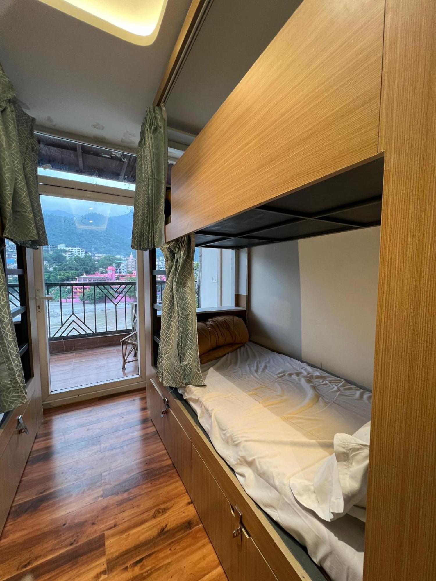 Hostel Joey'S By The Ganges Rishīkesh Zewnętrze zdjęcie