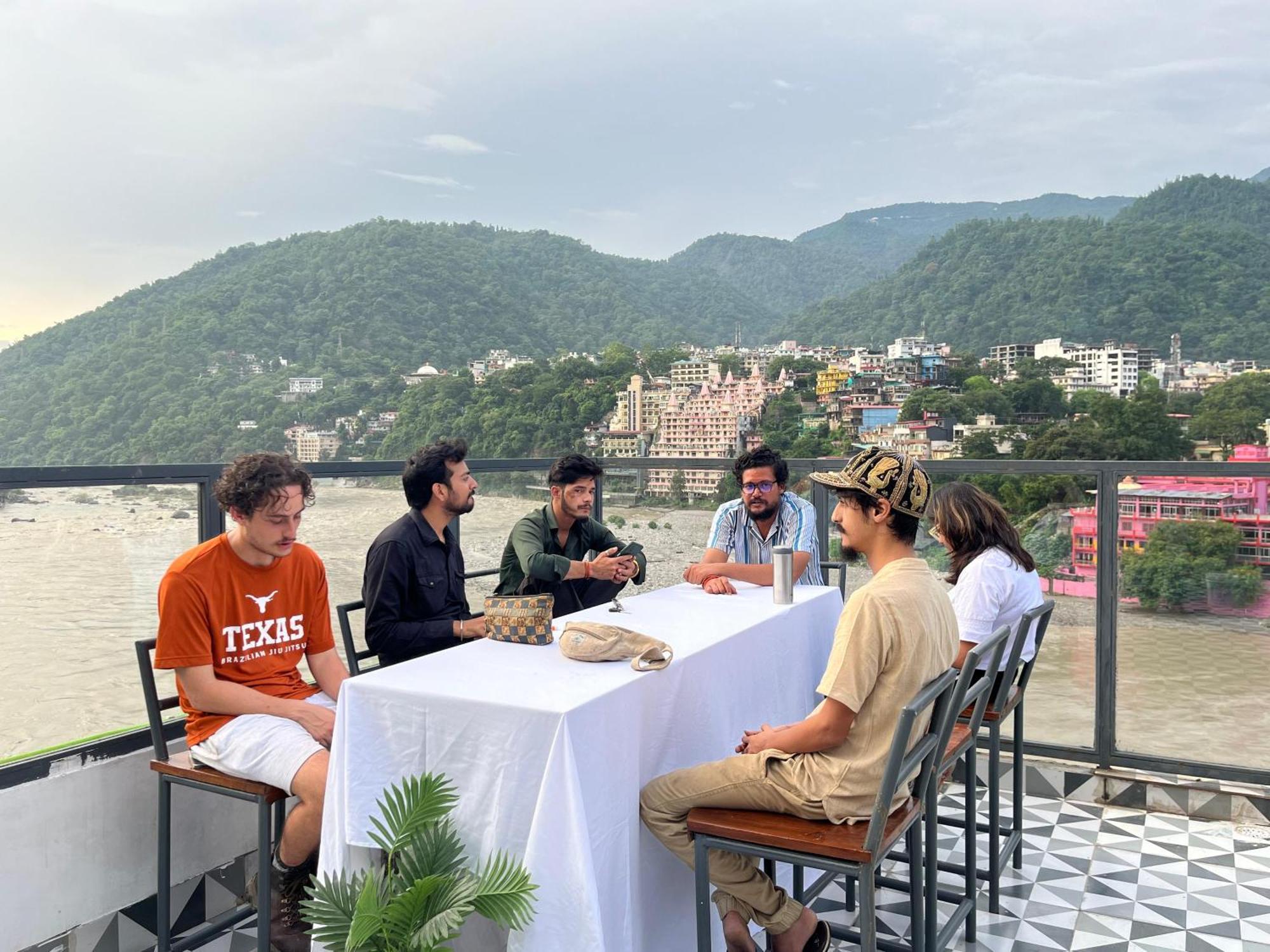 Hostel Joey'S By The Ganges Rishīkesh Zewnętrze zdjęcie