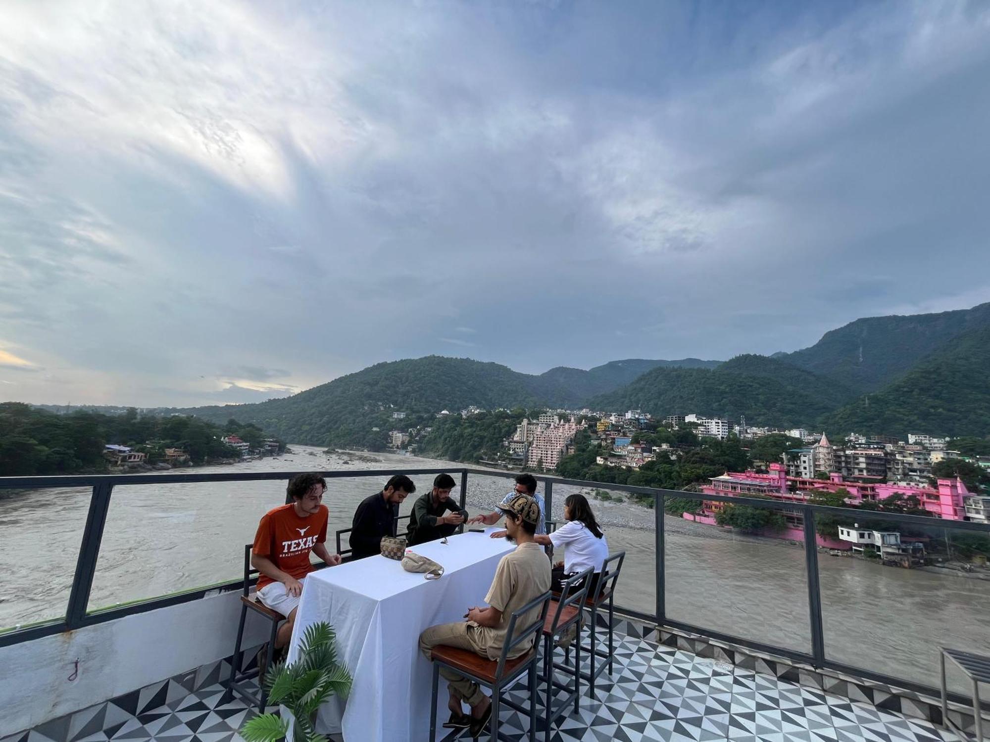 Hostel Joey'S By The Ganges Rishīkesh Zewnętrze zdjęcie